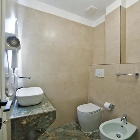 招待所 Radio 罗马